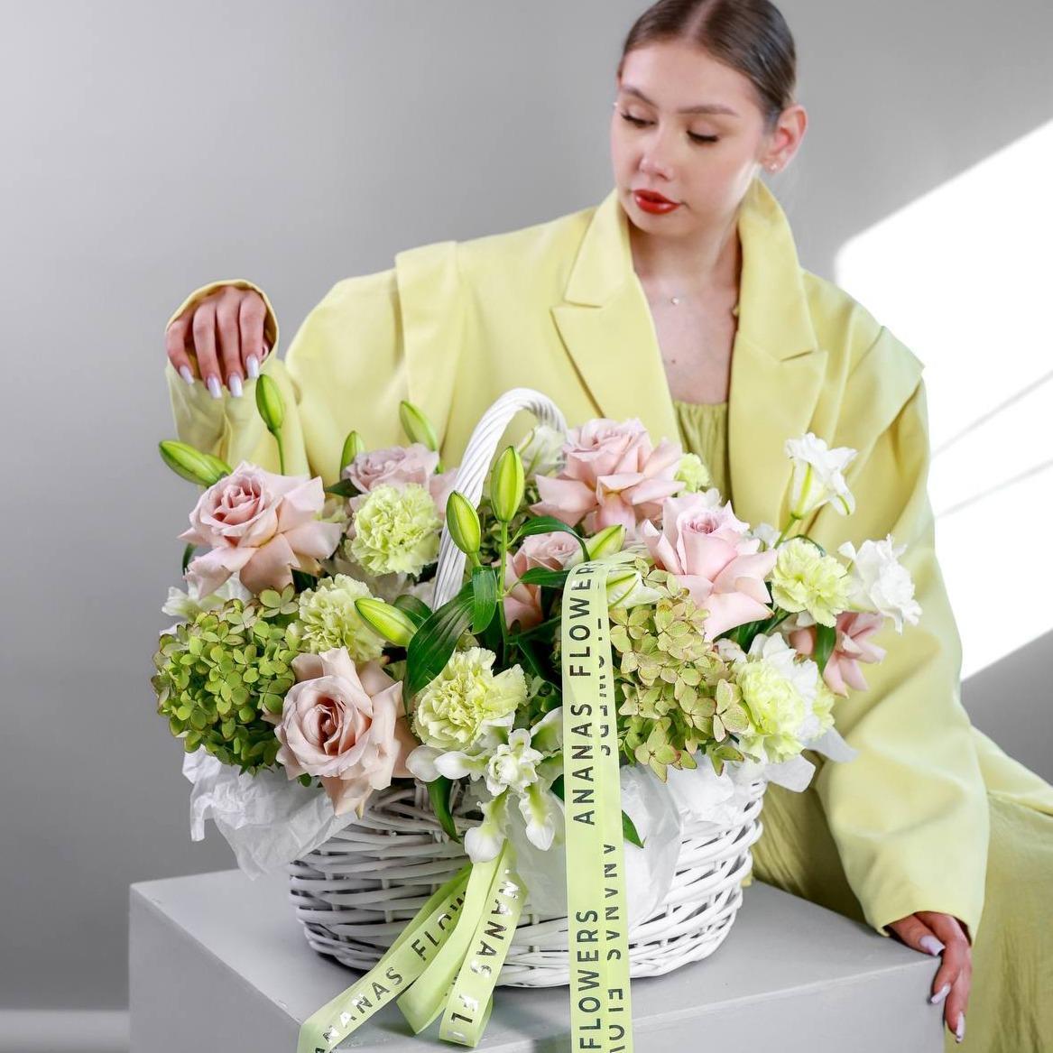 Авторская корзина Цветочная элегия