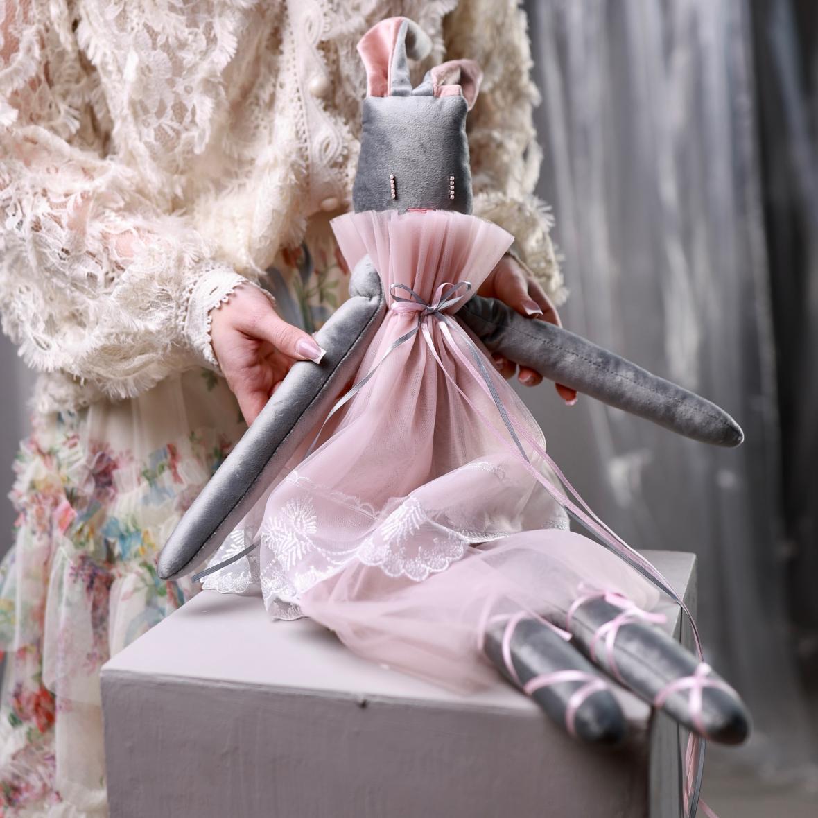 Мягкая игрушка «Заяц в платье»