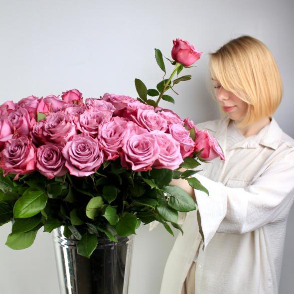 Роза Эквадор Moody Blue 60см