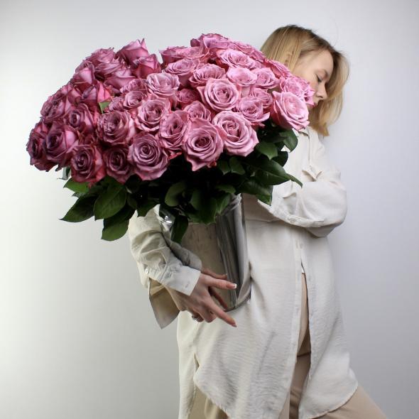 Роза Эквадор Moody Blue 60см