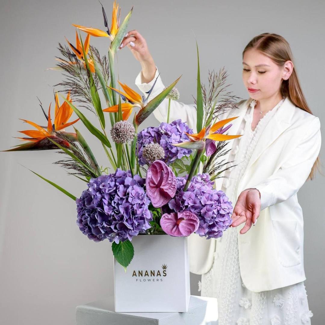 Авторская композиция с экзотичной стрелицией