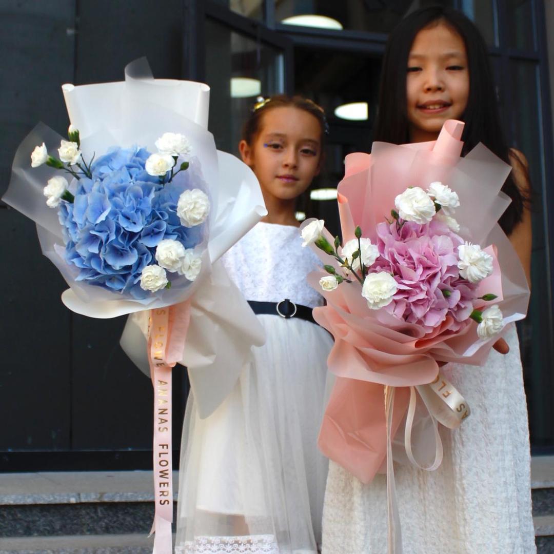 5. Букет с гортензией