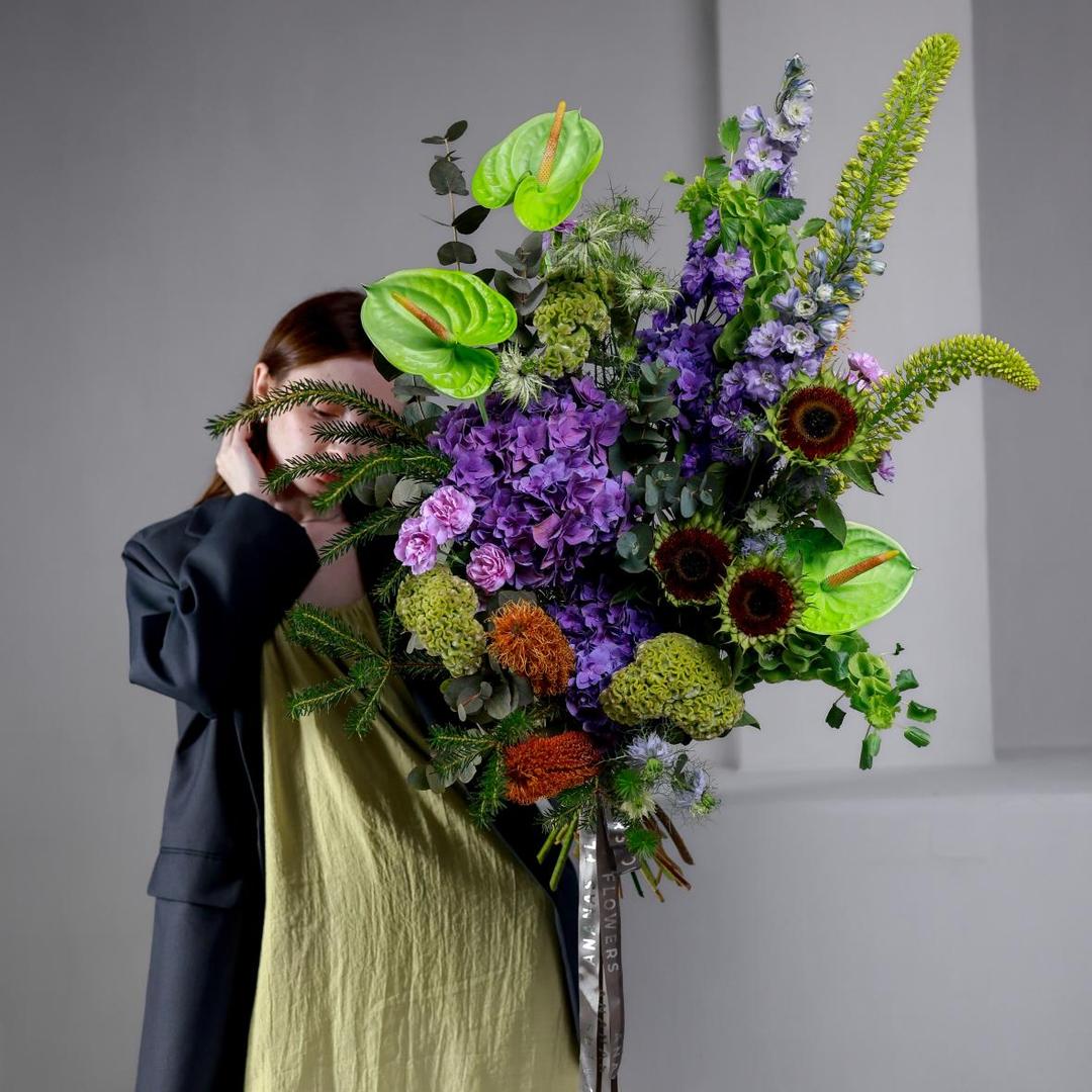 Авторский букет с антуриумами (мужское счастье)