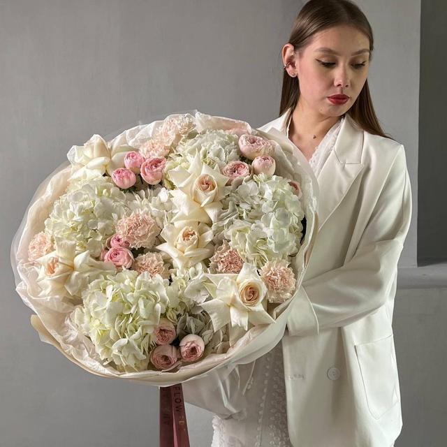 Букет Симфония нежности (в двух размерах) Букет Симфония нежности (в двух размерах)