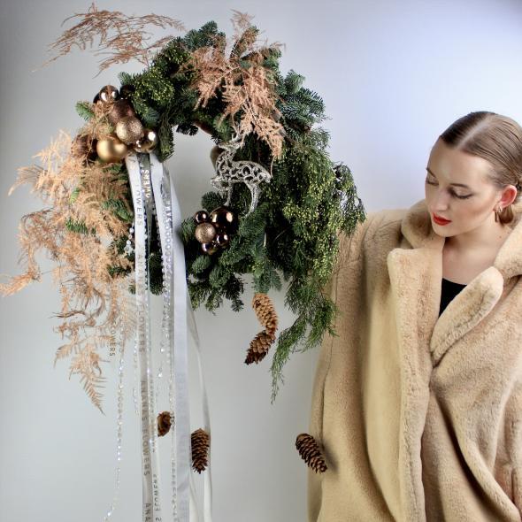 Венок с шишками